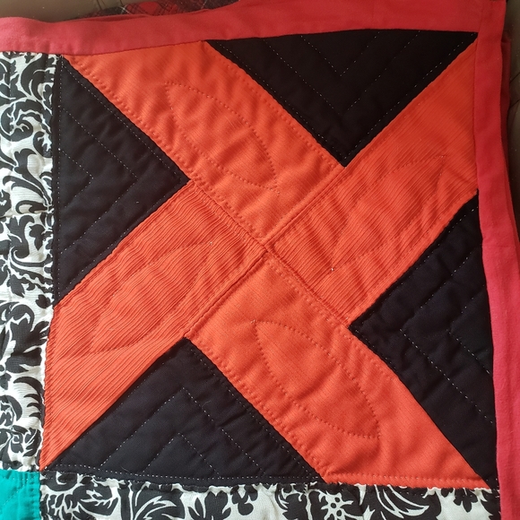 Whirlwind Vtg QUILT Hand Pieced Hand Quilted Twin 74x87 Multi Pattern & Fabric - Picture 5 of 16